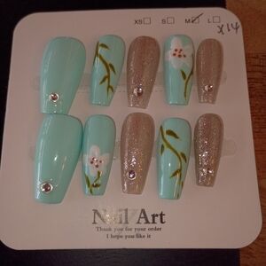 Floral Nail Art Set with Rhinestones